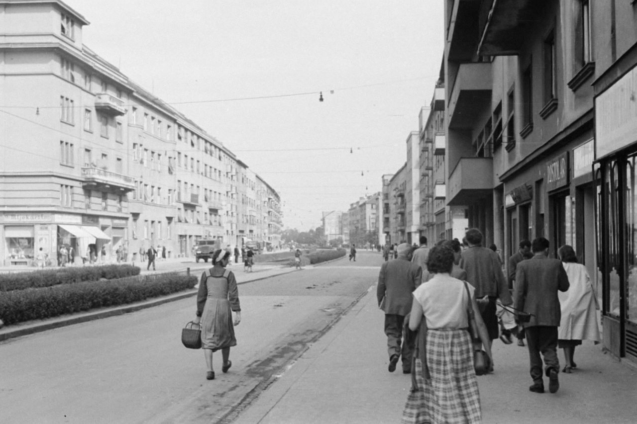 Ulica Socijalističke revolucije (današnja Zvonimirova), 1957. godina